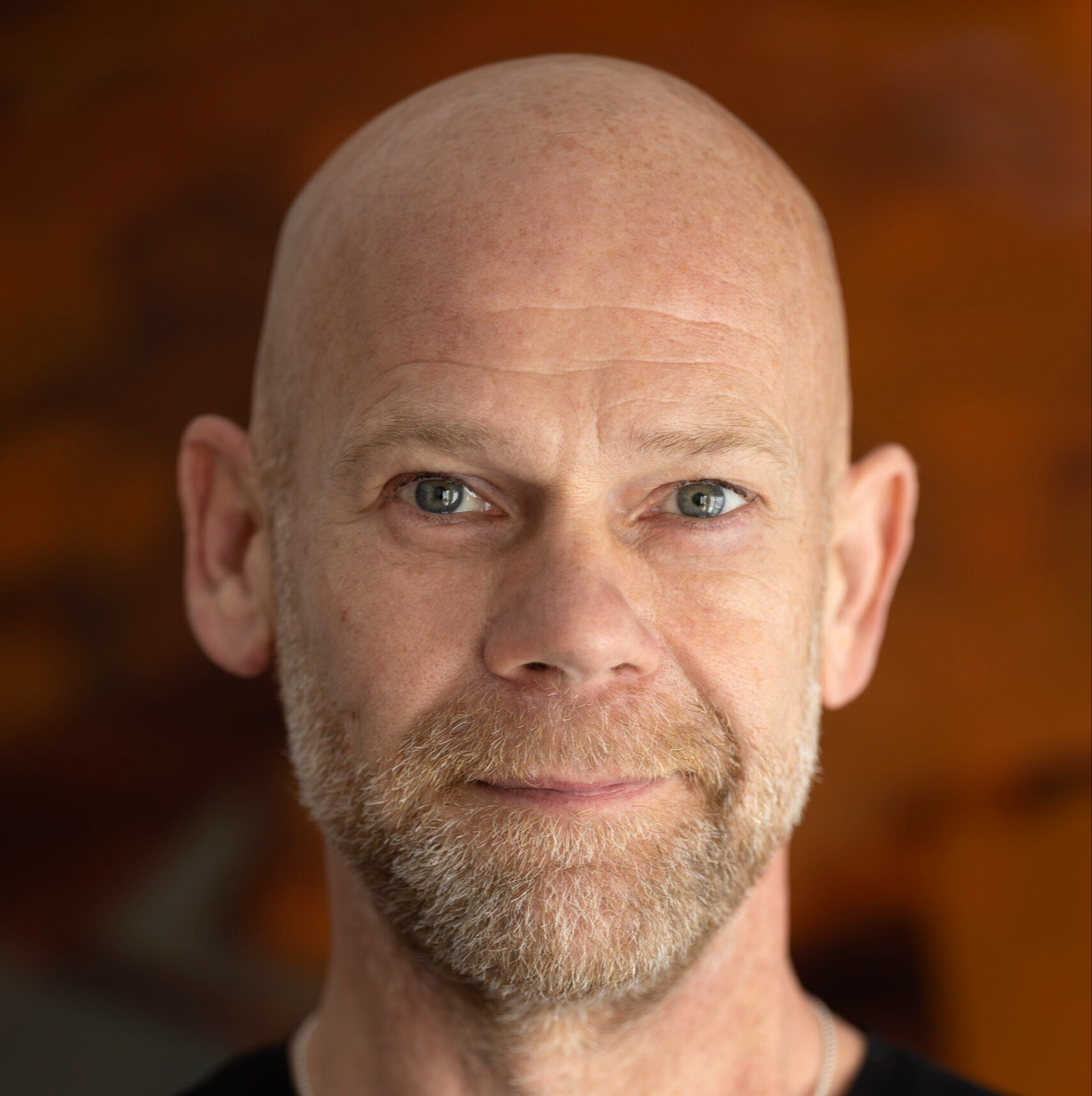 author portrait_Marc-Hijink_by-Bob-Bronshoff-scaled-1